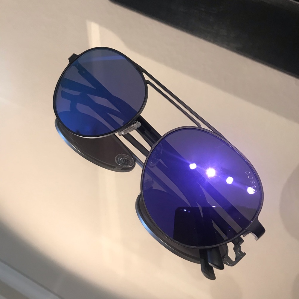 New authentic Guess sunglasses